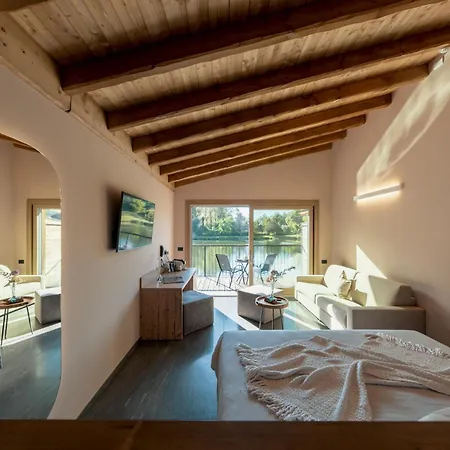 Il Laghetto Hotel Caiolo